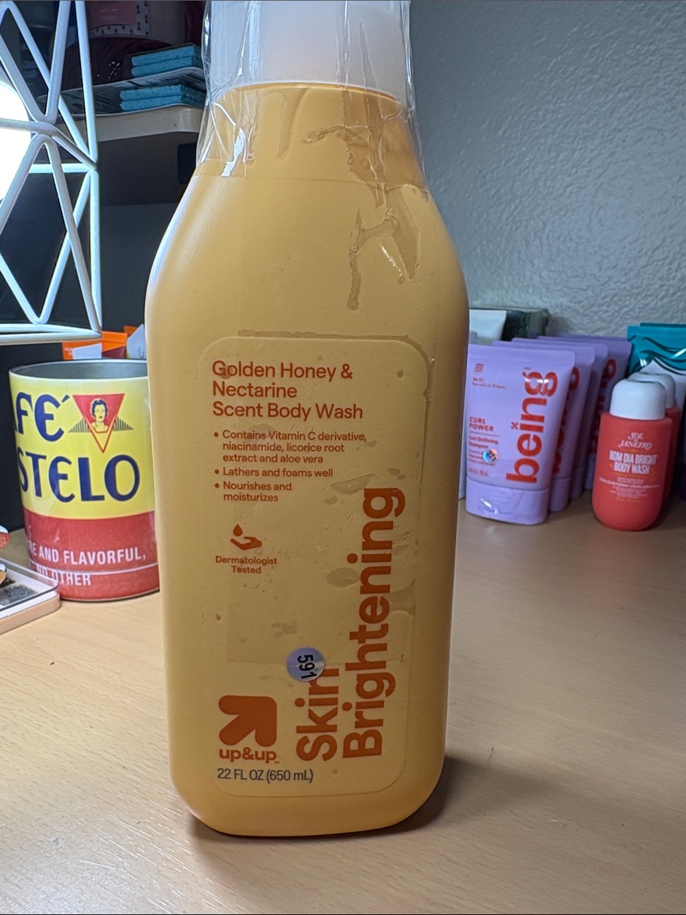 Up & Up Golden Honey & Nectarine Skin Brightening Body Wash - Yellow
